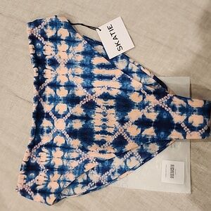 Skatie Monroe bottoms